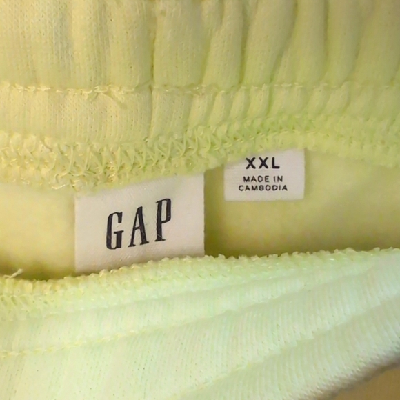 GAP YELLOW SWEAT SHORTS XXL - Picture 7 of 9